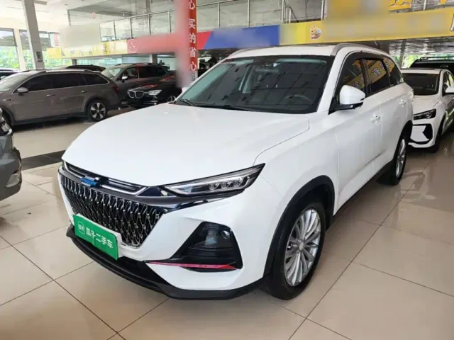 Фотография автомобиля — Changan X7 Plus