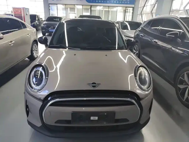 MINI Hatch — Фото автомобиля 2