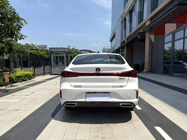 Changan Eado — Фото автомобиля 9