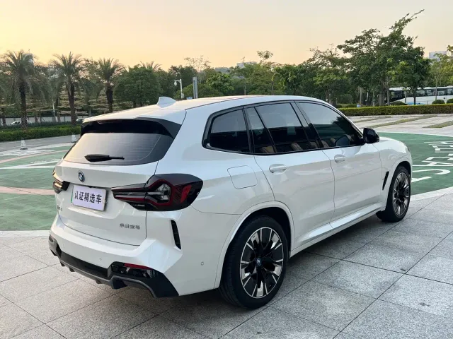 BMW iX3 — Фото автомобиля 27