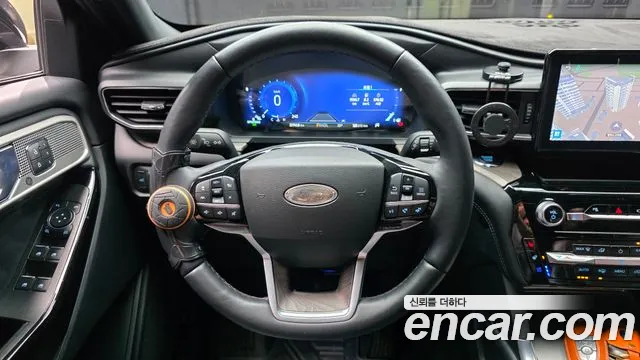 Ford Explorer Explorer 6 поколение 3.0 Platinum 4WD — Фото автомобиля 11