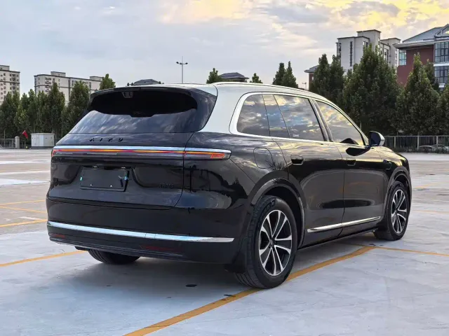 Aito M7 — Фото автомобиля 9