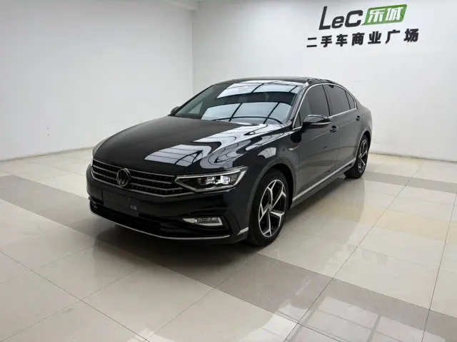 Фотография автомобиля — Volkswagen Magotan