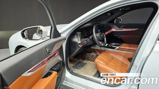 BMW 7 Series G70 — Фото автомобиля 15