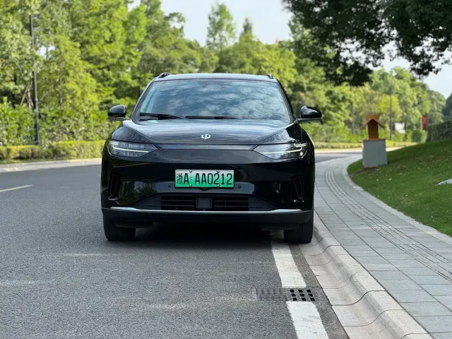 Leapmotor C11 — Фото автомобиля 2