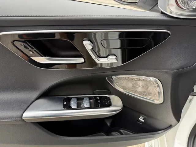 Mercedes-Benz C-Class — Фото автомобиля 20