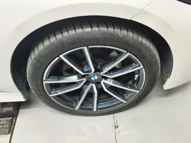 BMW 3 Series — Фото автомобиля 24
