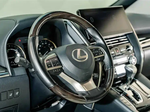 Lexus LM — Фото автомобиля 11