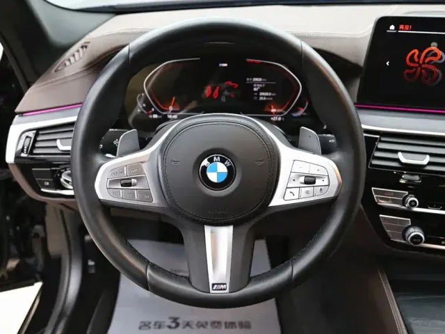 BMW 5 Series — Фото автомобиля 15