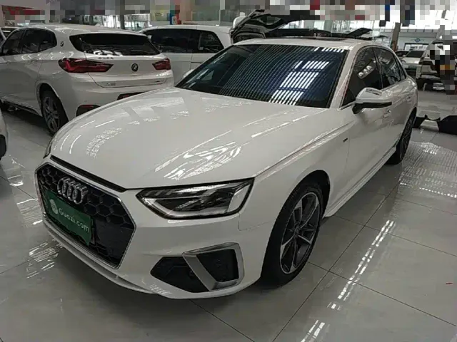 Фотография автомобиля — Audi A4L