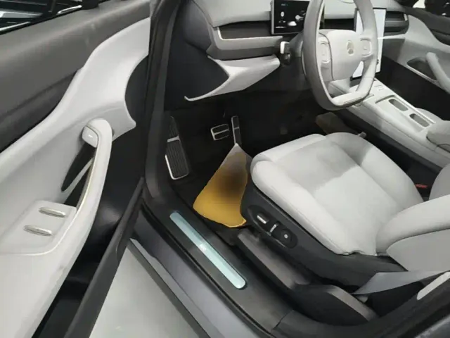 Nio ES8 — Фото автомобиля 15