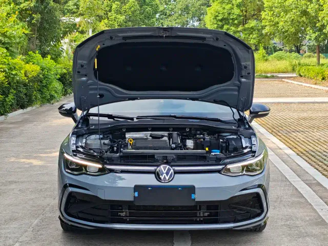 Volkswagen Golf — Фото автомобиля 28