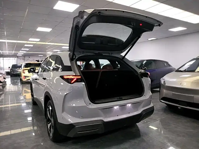 Arcfox Alpha T5 — Фото автомобиля 18