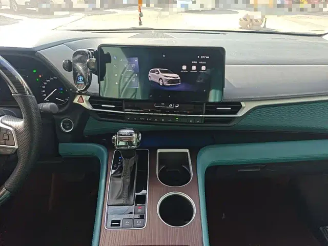 Toyota Sienna — Фото автомобиля 12