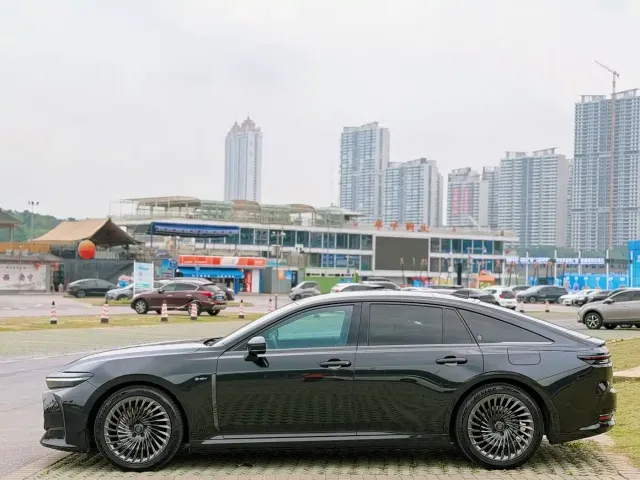 Toyota Crown — Фото автомобиля 7