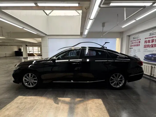 Honda Accord — Фото автомобиля 4