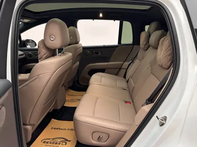 Li Auto i6 — Фото автомобиля 9