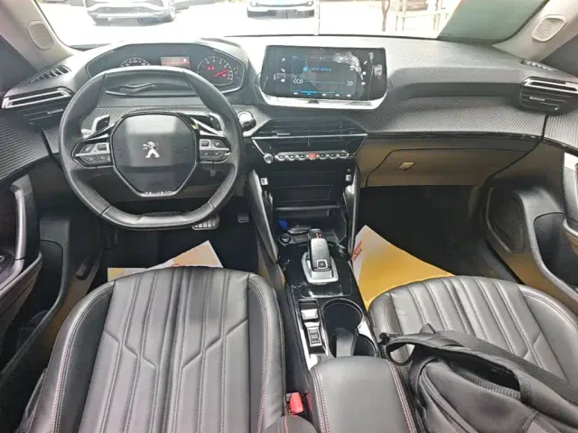 Peugeot 2008 — Фото автомобиля 9