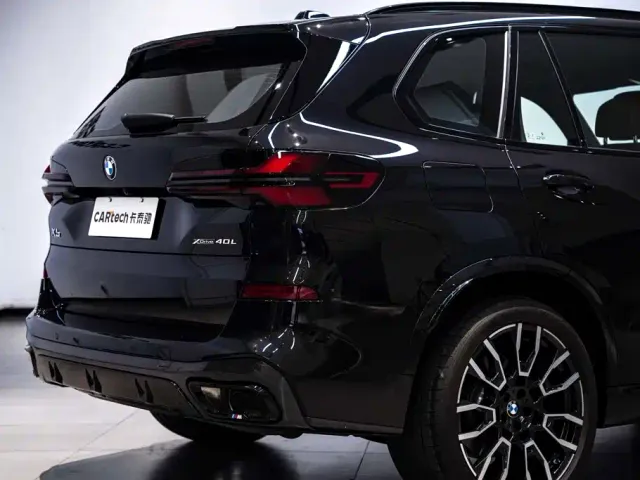 BMW BMW X5 2023 xDrive 40Li M Sport Black Night Package — Фото автомобиля 5