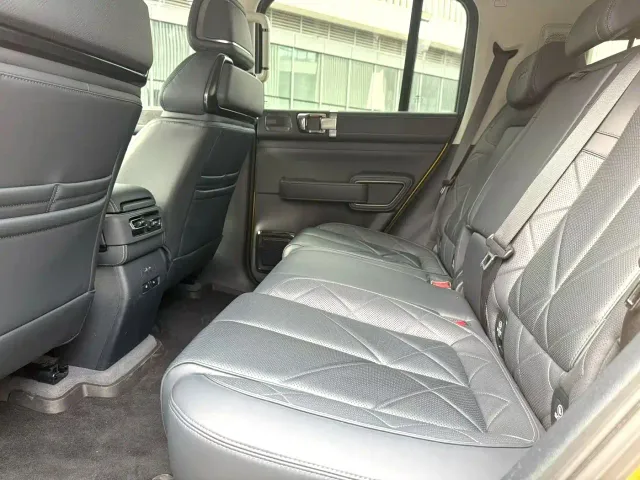 BYD FangChengBao Leopard 5 — Фото автомобиля 5