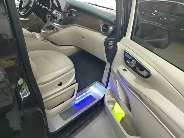 Mercedes-Benz V-Class — Фото автомобиля 10