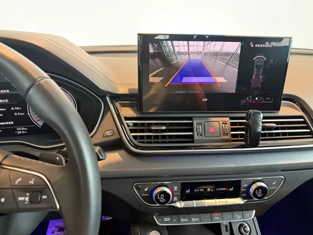 Audi Q5L — Фото автомобиля 10