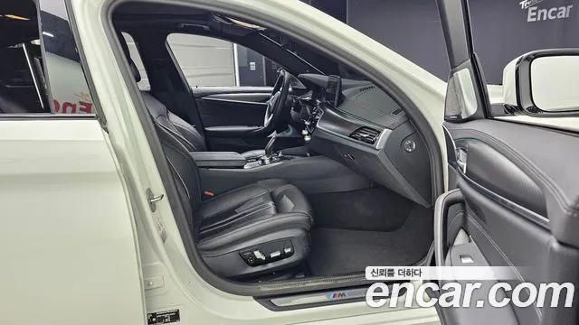 BMW 5 Series G30 — Фото автомобиля 17