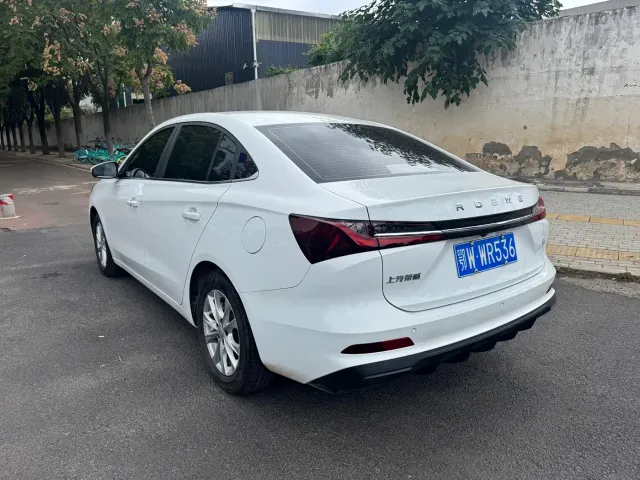 Roewe i5 — Фото автомобиля 4
