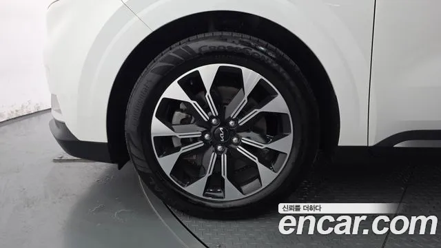 Kia Canival Carnival 4 поколение Бензин 9 мест Signature — Фото автомобиля 5
