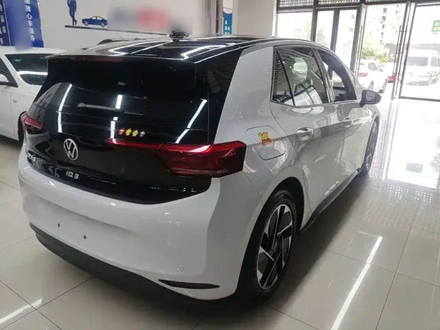 Volkswagen ID.3 — Фото автомобиля 6