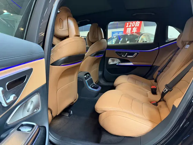 Mercedes-Benz E-Class — Фото автомобиля 12