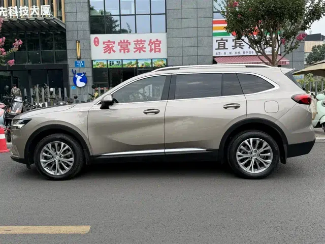 Buick Envision Plus — Фото автомобиля 3