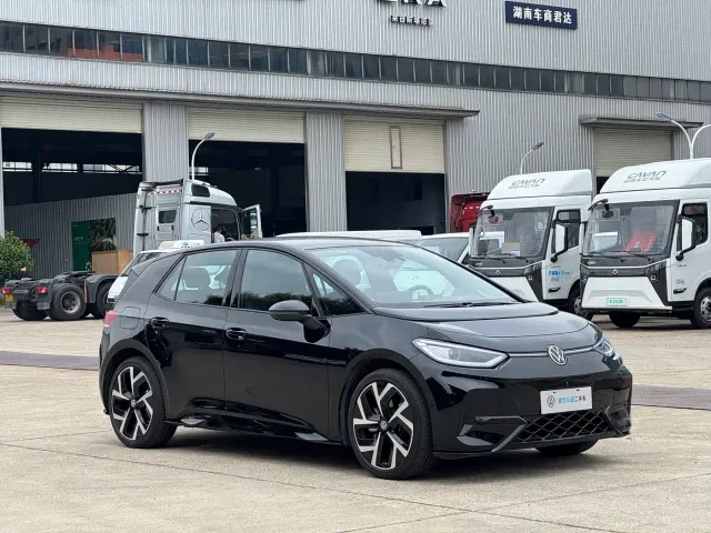 Volkswagen ID.3 — Фото автомобиля 3
