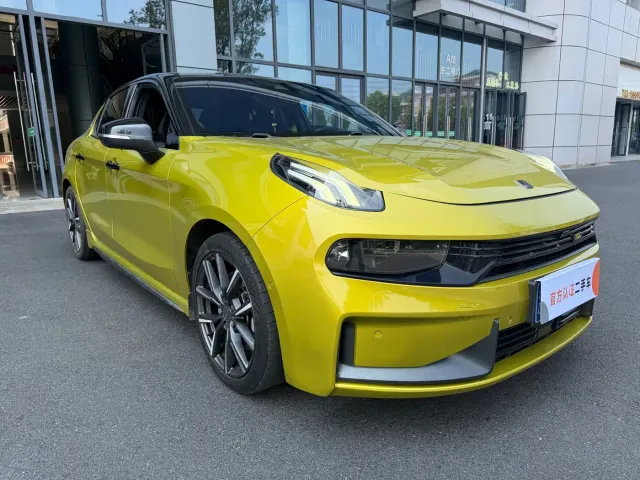 Lynk & Co 03 — Фото автомобиля 3