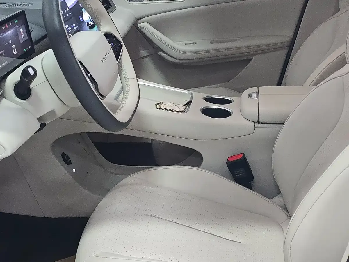 Dongfeng Fengxing Stellar S7 2024 555 Luxury Edition — Фото автомобиля 5