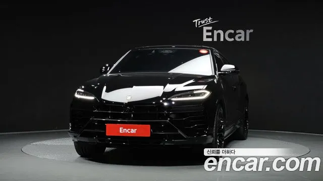 Lamborghini Urus — Фото автомобиля 3