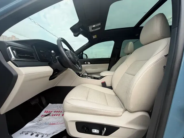 Li Auto ONE — Фото автомобиля 7