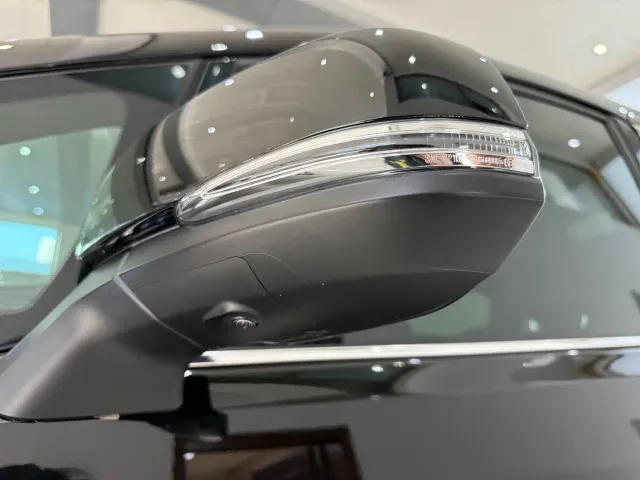 Toyota Alphard — Фото автомобиля 4