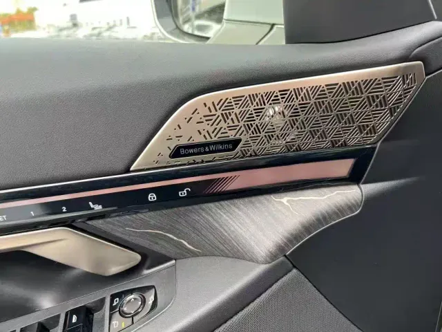 BMW 5 Series — Фото автомобиля 4