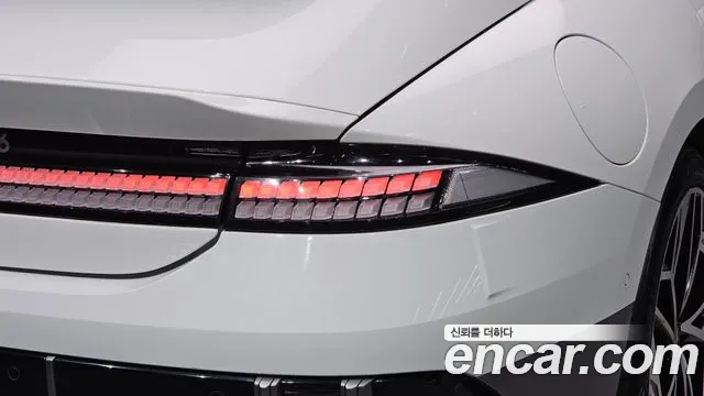 Hyundai Ioniq 6 — Фото автомобиля 8