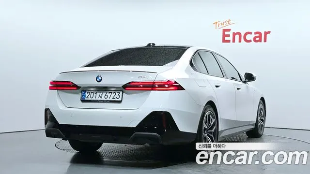 BMW 5 Series G60 — Фото автомобиля 2