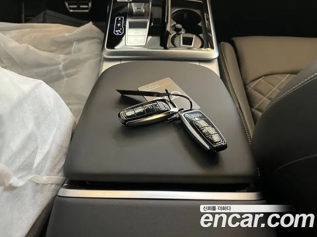 Audi Q8 50 TDI quattro Premium — Фото автомобиля 17