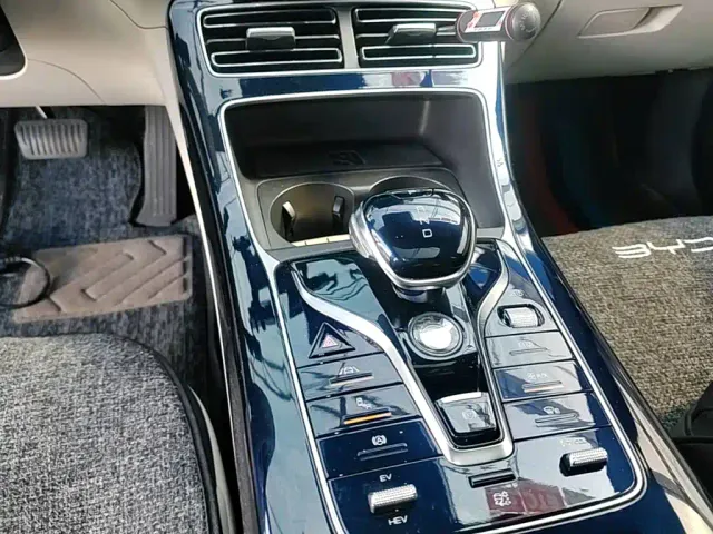 BYD Qin PLUS — Фото автомобиля 13