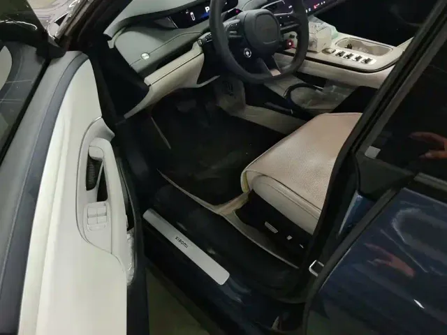 Xiaomi SU7 — Фото автомобиля 9