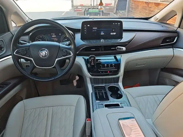 Buick GL8 — Фото автомобиля 9