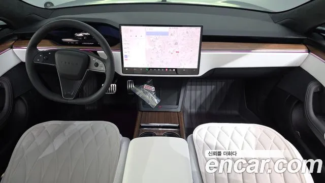 Tesla Model S — Фото автомобиля 7
