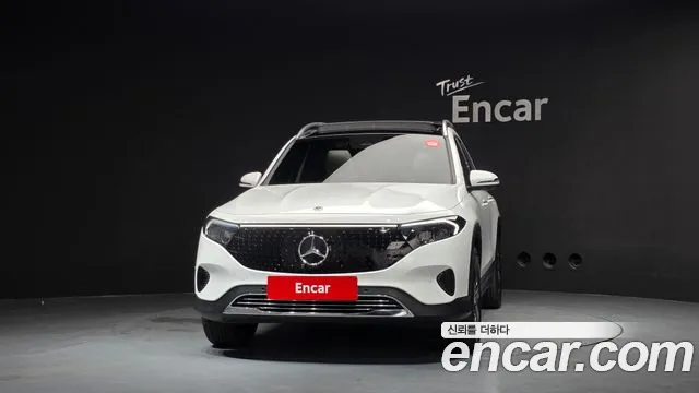 Mercedes-Benz EQB — Фото автомобиля 3