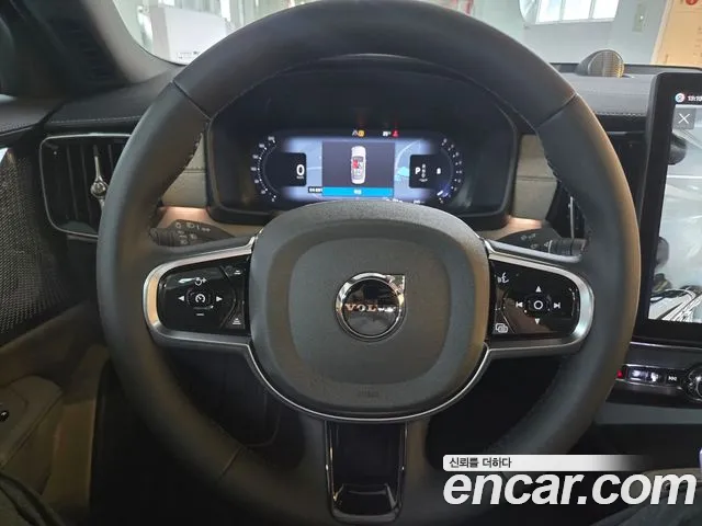 Volvo S90 — Фото автомобиля 12