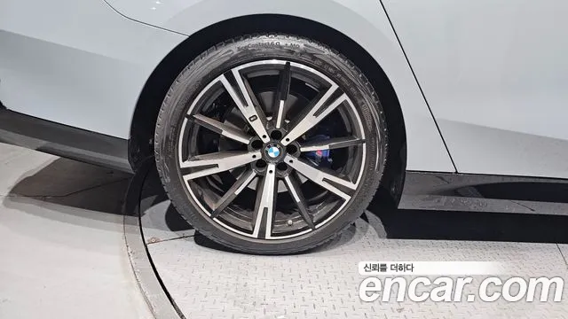 BMW 5-Series 5 серия (G60) 530i xDrive M Sport — Фото автомобиля 5