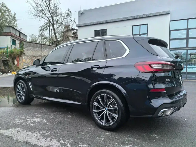BMW X5 — Фото автомобиля 9